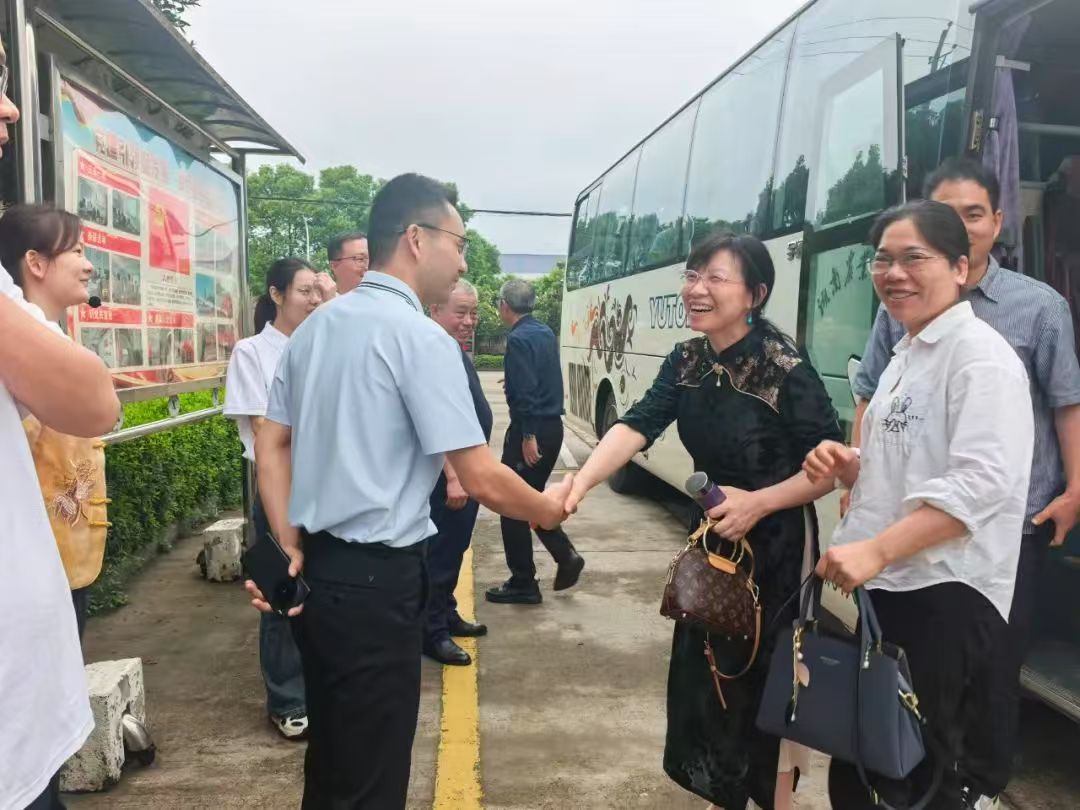 湘益茶香續(xù)薪火，校企共繪茯茶新篇——湖南農(nóng)大師生走進(jìn)益陽茶廠開展實(shí)踐研學(xué)